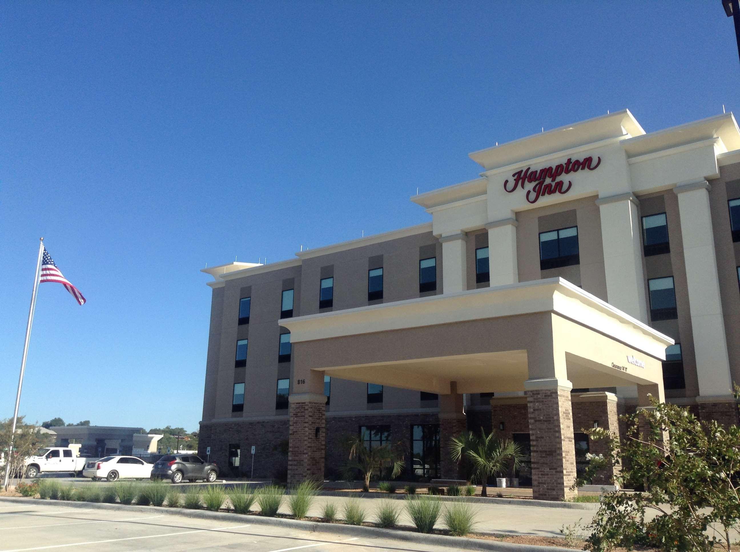 Hampton Inn Озона Экстерьер фото