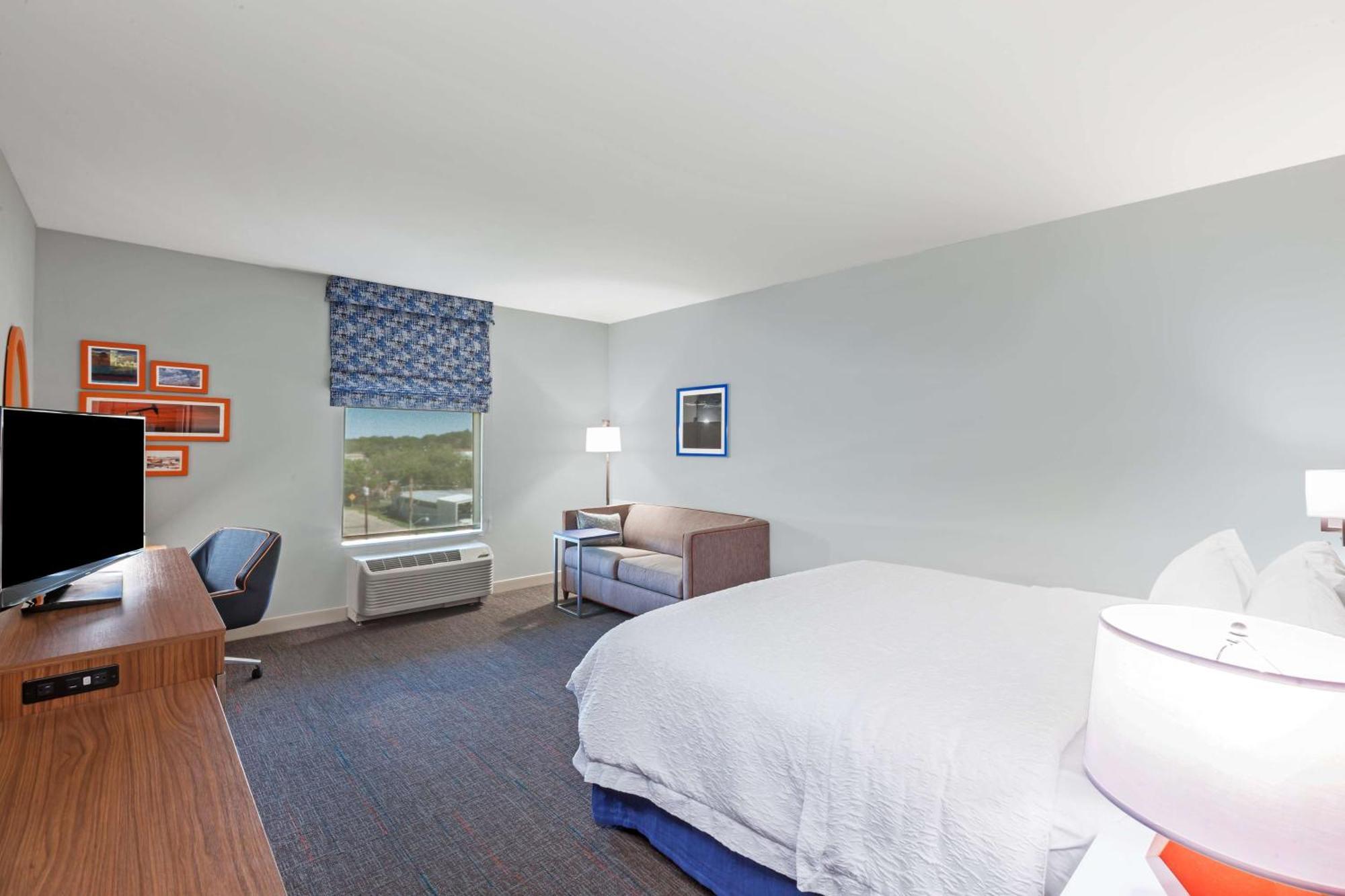 Hampton Inn Озона Экстерьер фото